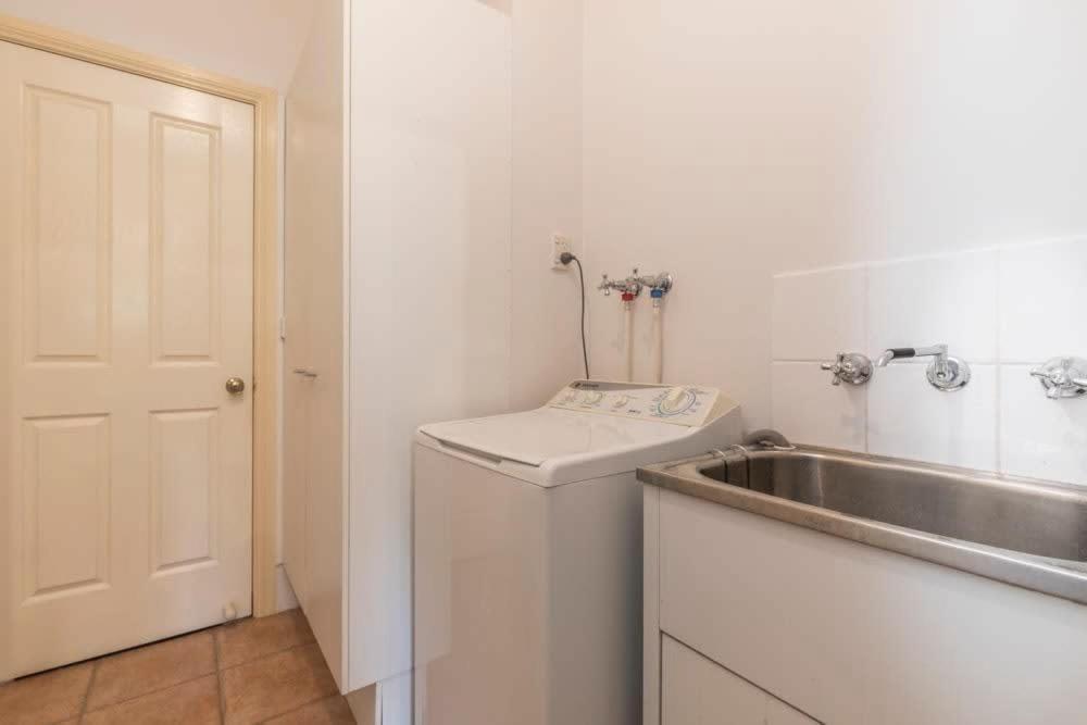 3 Bdrm 2 Bthrm House Close To Canberra Cbd & Anu Eksteriør billede