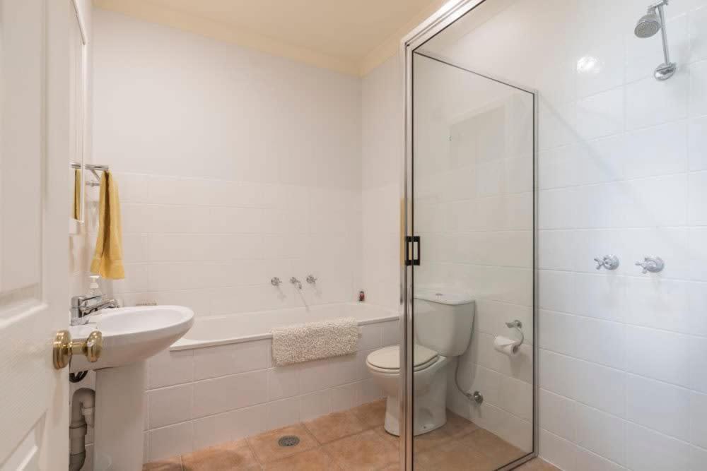 3 Bdrm 2 Bthrm House Close To Canberra Cbd & Anu Eksteriør billede