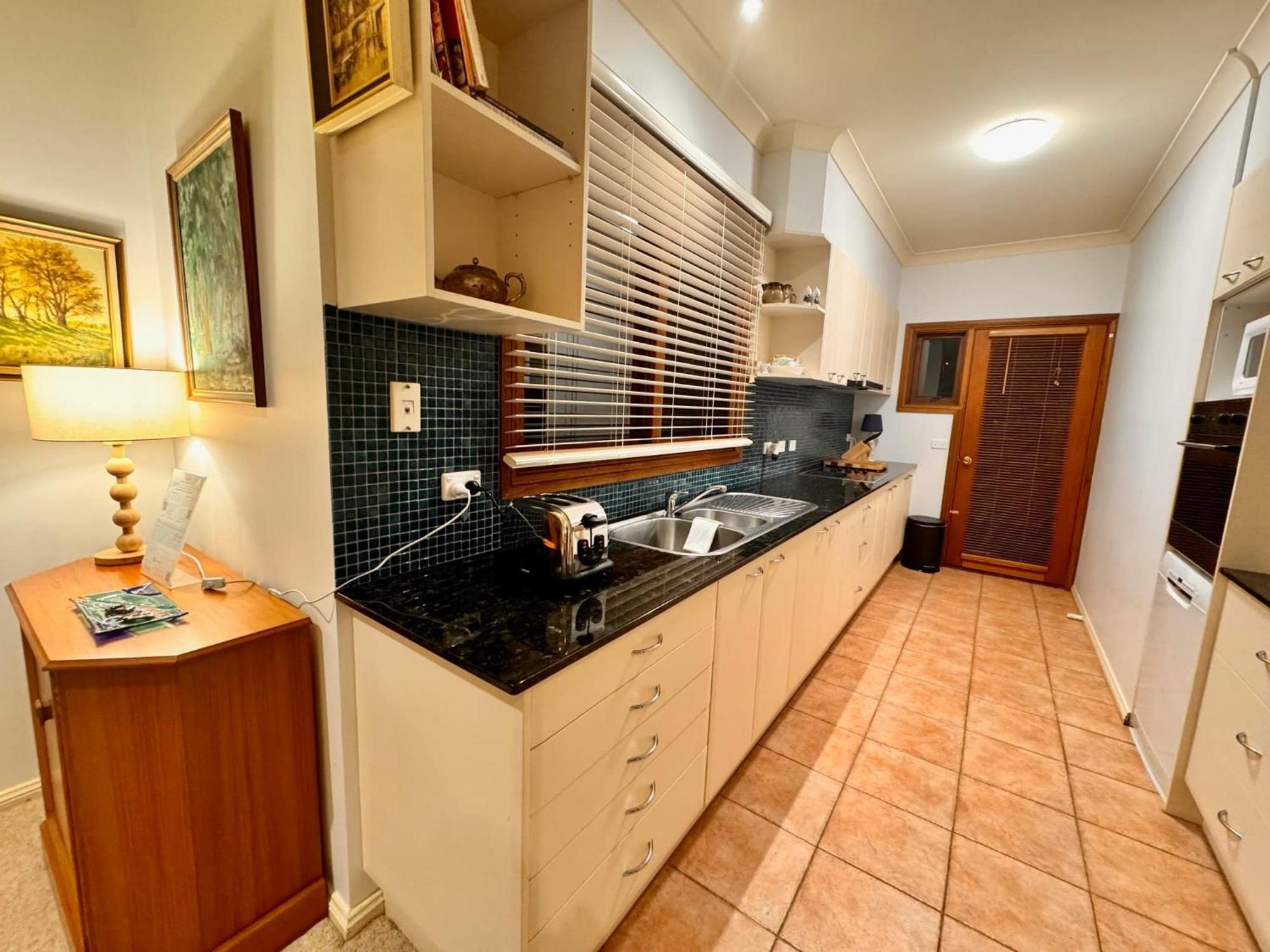 3 Bdrm 2 Bthrm House Close To Canberra Cbd & Anu Eksteriør billede